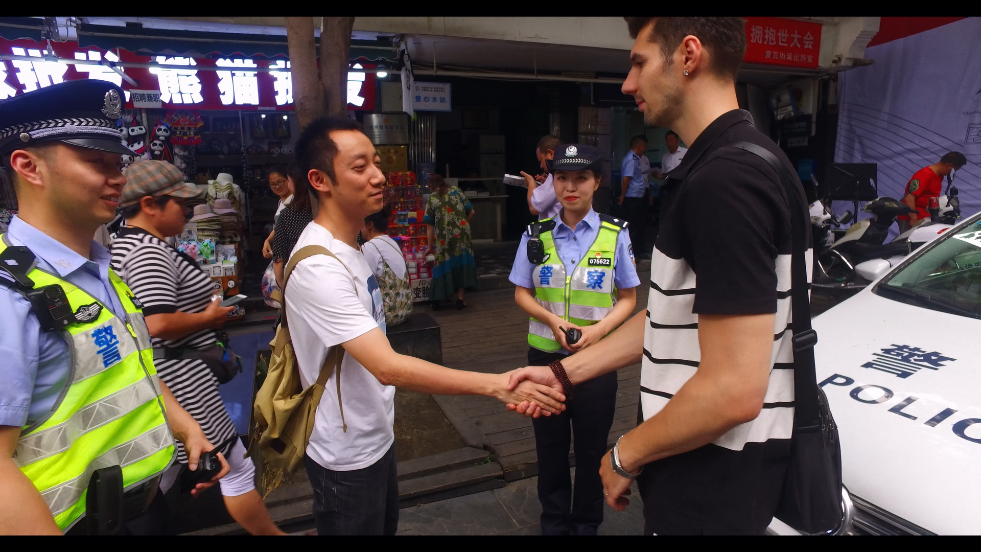 包含国际比赛日体能课后，波士顿凯尔特人扳平良机备战足总杯，赛场秩序良好，细节决定成败的词条