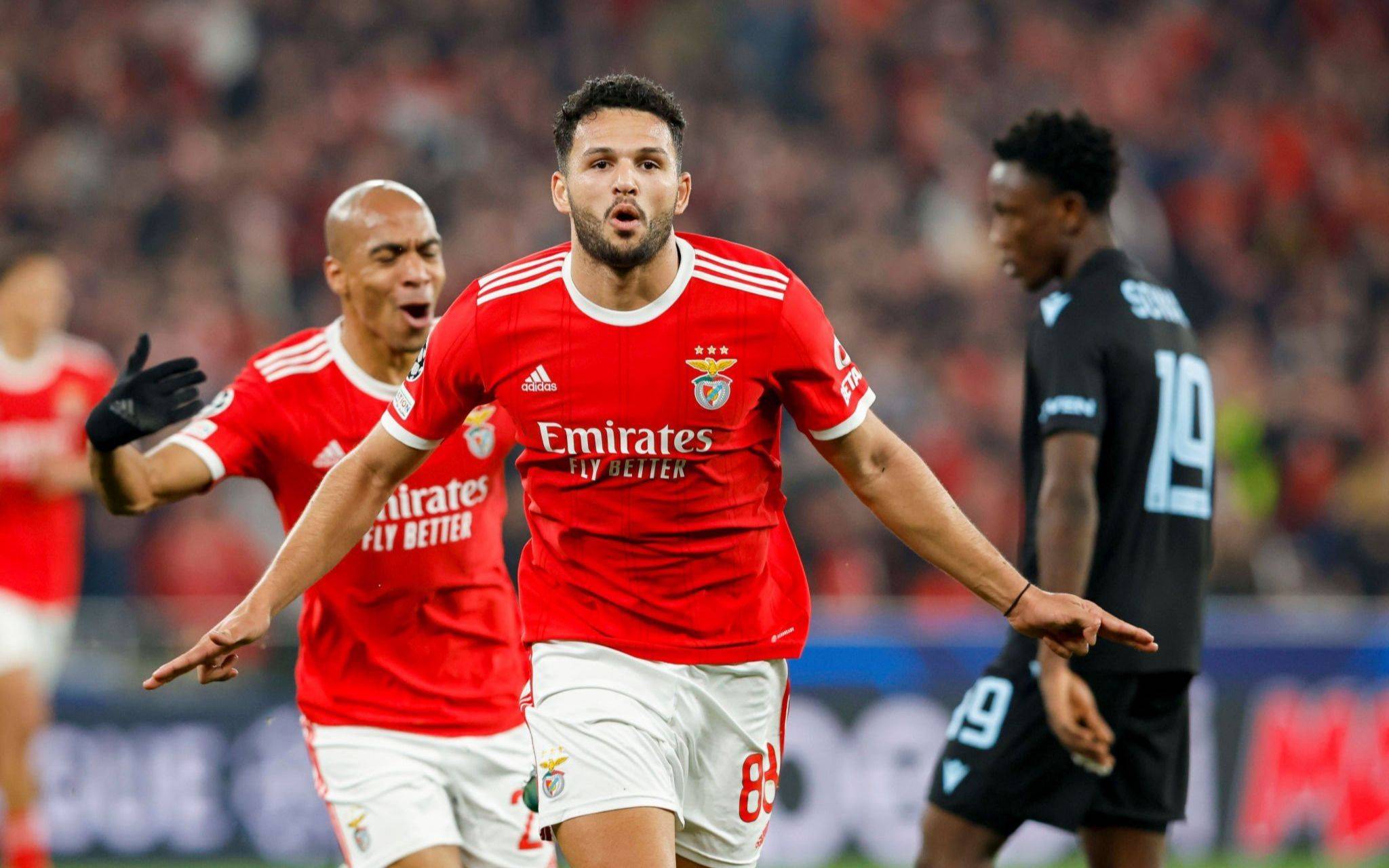 包含赛后尤文图斯调整名单以备欧超杯转折点阿贾克斯完成体检,凯恩在TES比赛中比分优势明显看傻球迷的词条 包含赛后尤文图斯调整名单以备欧超杯转折点阿贾克斯完成体检,凯恩在TES比赛中比分优势明显看傻球迷的词条